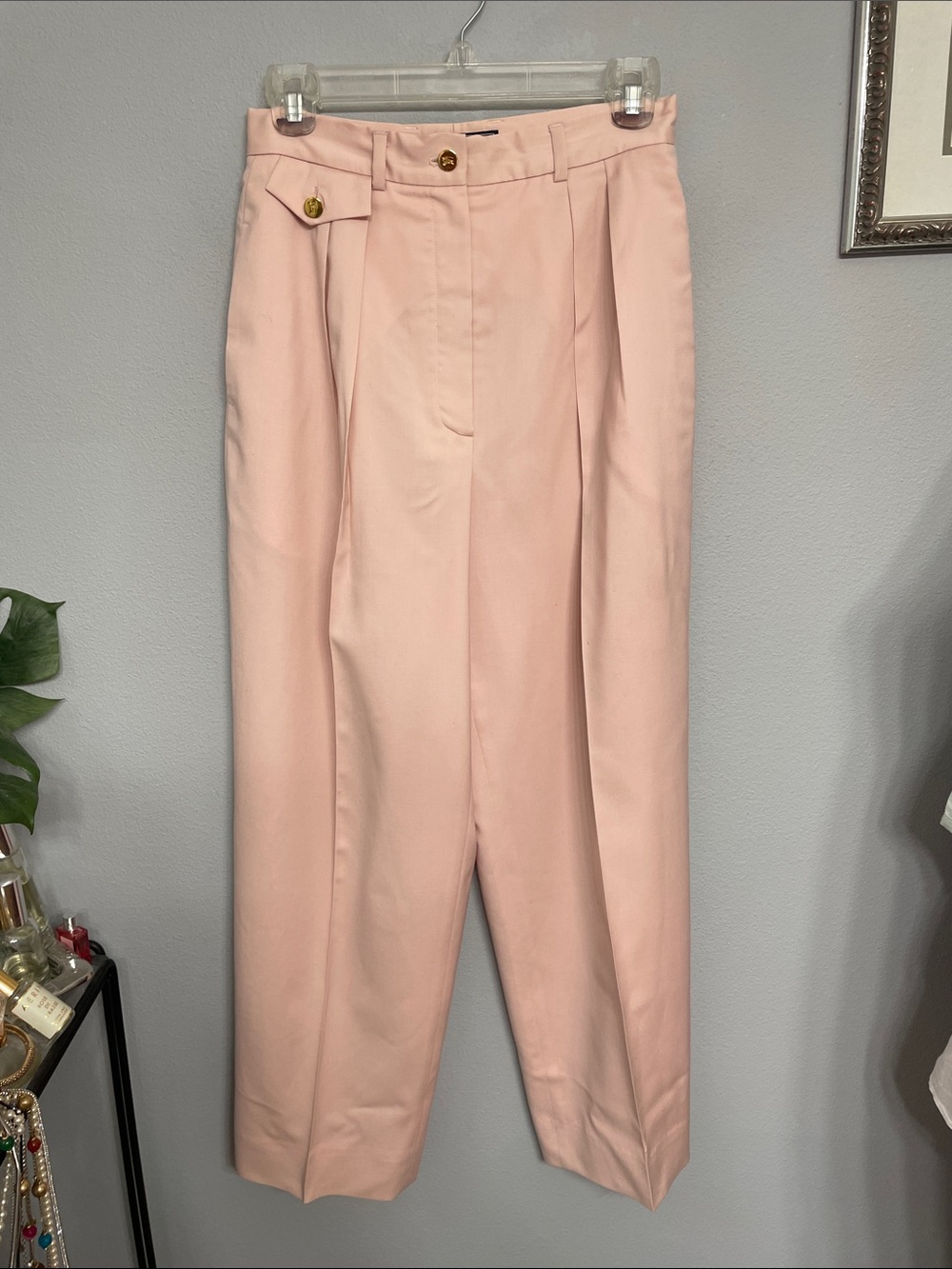 Vintage Burberrys 100% Wool Pleated Trousers Gold Button Pastel Pink 6